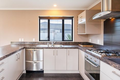 Photo of property in 9 Angelina Way, Kelvin Grove, Palmerston North, 4414
