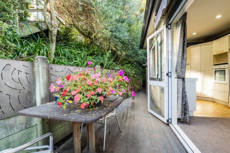 Photo of property in 32 France Road, Bluff Hill, Napier, 4110