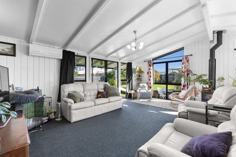 Photo of property in 5 Camellia Avenue, Bell Block, New Plymouth, 4312