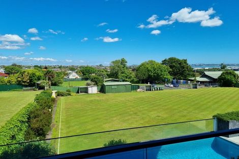 Photo of property in Frank Sargeson Apts, 106/80 Anzac Street, Takapuna, Auckland, 0622