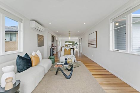 Photo of property in 45 Lynwood Road, New Lynn, Auckland, 0600