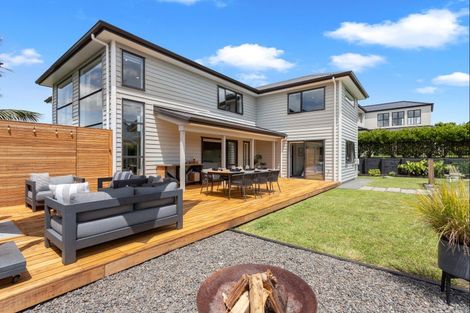 Photo of property in 15 William Blake Way, Riverhead, 0820