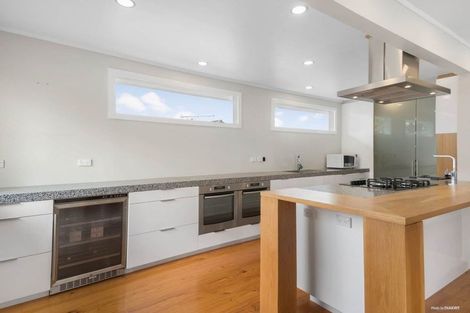 Photo of property in 46 Lynden Avenue, Hillcrest, Auckland, 0627