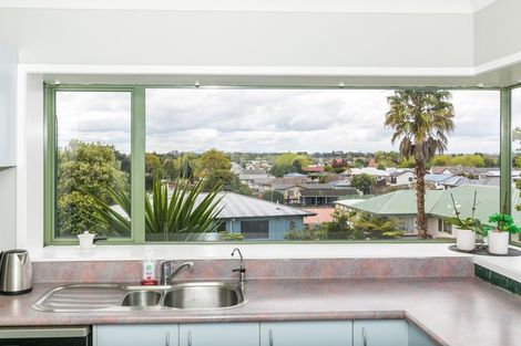 Photo of property in 4 Glenburn Place, Nawton, Hamilton, 3200