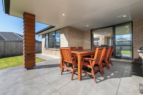 Photo of property in 8 Remana Crescent, Huapai, Kumeu, 0810