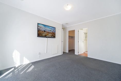 Photo of property in 14 Waimoko Glen, Swanson, Auckland, 0612