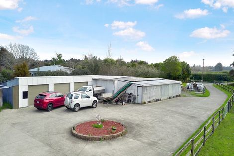 Photo of property in 182 Boord Crescent, Kumeu, 0891