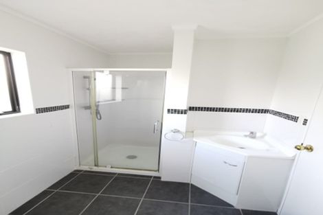 Photo of property in 87 Hillcrest Drive, Kelvin Grove, Palmerston North, 4414