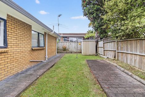 Photo of property in 2/19 Sailfish Drive, West Harbour, Auckland, 0618