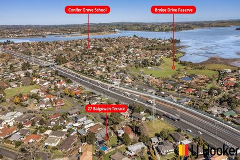 Photo of property in 27 Balgowan Terrace, Conifer Grove, Takanini, 2112