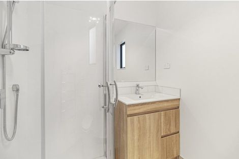 Photo of property in 13 Raupeti Lane, Henderson, 0612