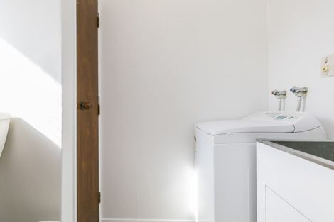 Photo of property in 200f6 Onepu Road, Lyall Bay, Wellington, 6022