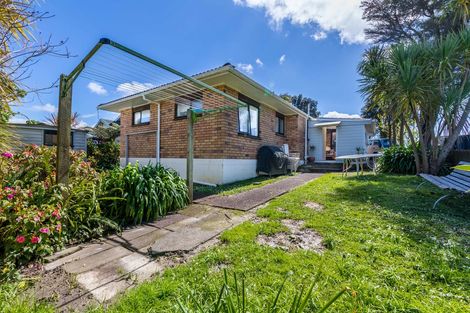 Photo of property in 1/294 Great North Road, Henderson, Auckland, 0612