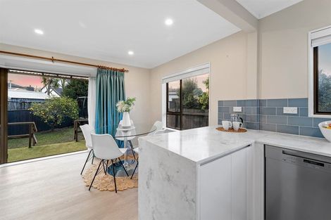 Photo of property in 63c Nile Road, Milford, Auckland, 0620