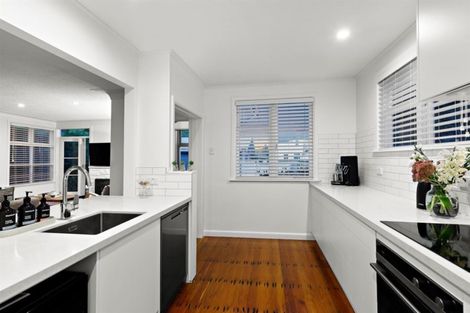 Photo of property in 1/15 Stratford Avenue, Milford, Auckland, 0620