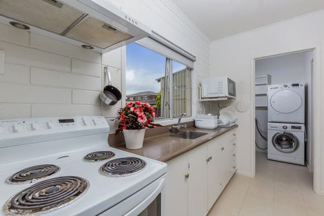 Photo of property in 114 Titirangi Road, New Lynn, Auckland, 0600