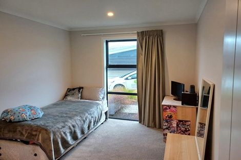 Photo of property in 33 Huntaway Close, Stoke, Nelson, 7011