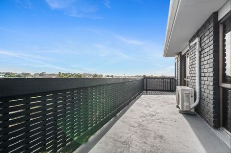 Photo of property in 12b Bronte Place, Whalers Gate, New Plymouth, 4310