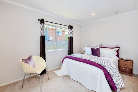 Photo of property in 5 Solar Road, Glen Eden, Auckland, 0602