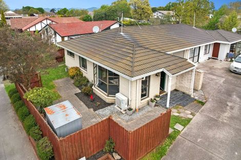 Photo of property in 37 Karnak Crescent, Russley, Christchurch, 8042