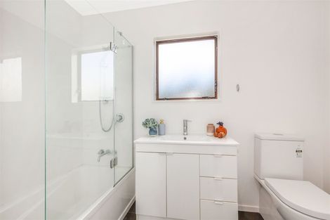 Photo of property in 17 The Bollard, Whitby, Porirua, 5024