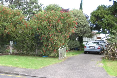 Photo of property in 21 Neil Avenue, Te Atatu Peninsula, Auckland, 0610