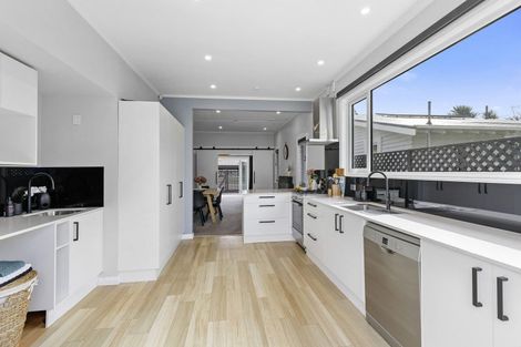 Photo of property in 10 Byron Street, Petone, Lower Hutt, 5012