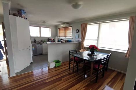 Photo of property in 112 Edgewater Drive, Pakuranga, Auckland, 2010