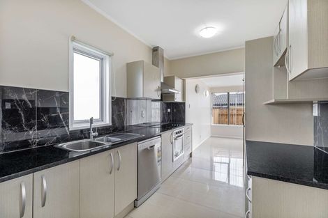 Photo of property in 73 Kenderdine Road, Papatoetoe, Auckland, 2025
