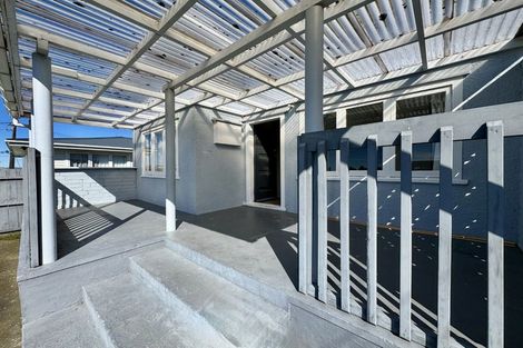 Photo of property in 43 Scotts Road, Manurewa East, Auckland, 2102