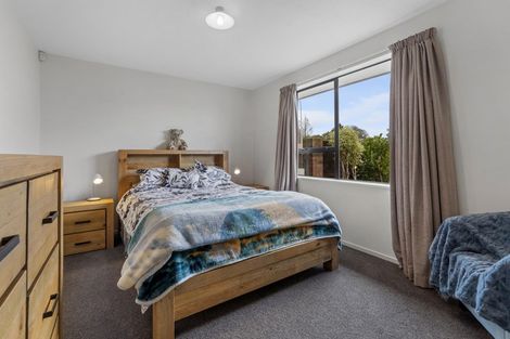 Photo of property in 25 La Perouse Place, Northcote, Christchurch, 8052