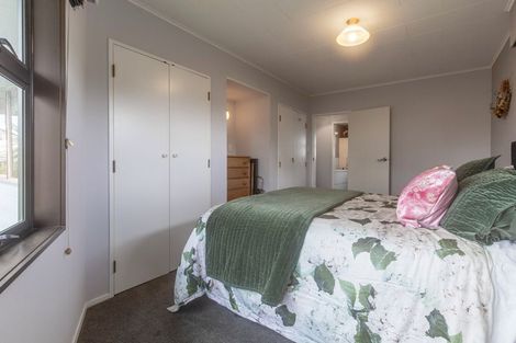 Photo of property in 8 Holdsworth Avenue, Milson, Palmerston North, 4414