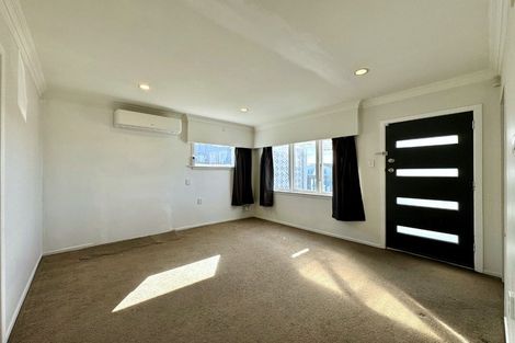 Photo of property in 43 Scotts Road, Manurewa East, Auckland, 2102