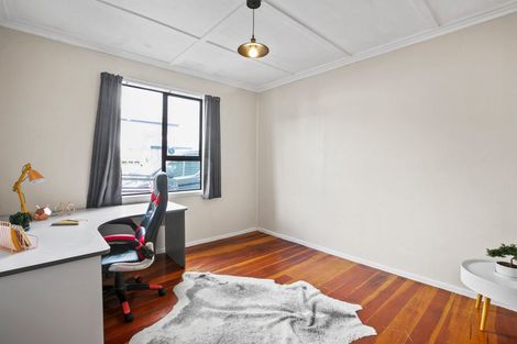 Photo of property in 143 Ngamotu Road, Spotswood, New Plymouth, 4310