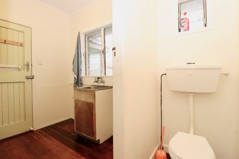 Photo of property in 17 Clevedon Road, Papakura, 2110
