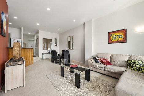Photo of property in Stadium Garden Flats, 205/107 Thorndon Quay, Pipitea, Wellington, 6011