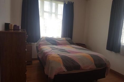 Photo of property in 11 Arimu Road, Papakura, 2110