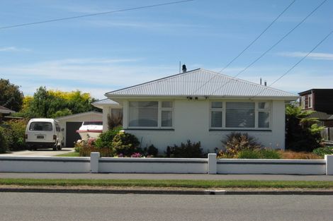 Photo of property in 136 Avonhead Road, Avonhead, Christchurch, 8042