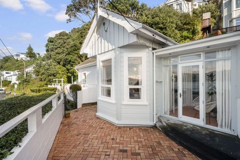 Photo of property in 44 Evans Bay Parade, Roseneath, Wellington, 6021