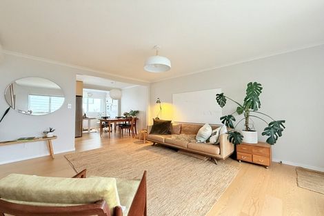 Photo of property in 44s Roxburgh Street, Mount Victoria, Wellington, 6011