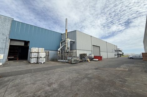 Photo of property in 2 Takaro Avenue, Sockburn, Christchurch, 8042