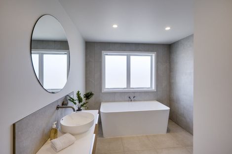 Photo of property in 38a Aspiring Drive, Poraiti, Napier, 4112