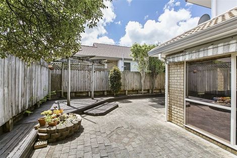 Photo of property in 2/20 Penruddocke Road, Half Moon Bay, Auckland, 2012