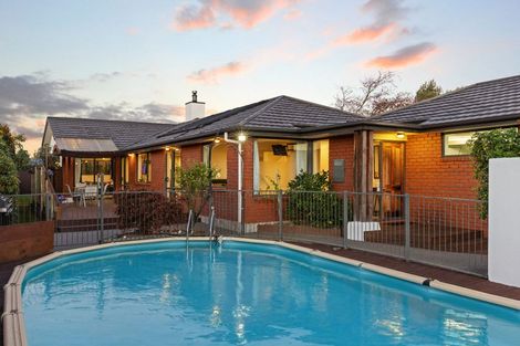 Photo of property in 10 Courtfield Close, Parklands, Christchurch, 8083