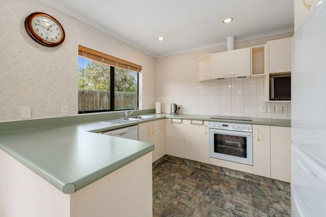 Photo of property in 77 Lyndhurst Street, Takaro, Palmerston North, 4412