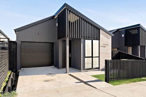 Photo of property in 33 Paretao Street, Massey, 0614