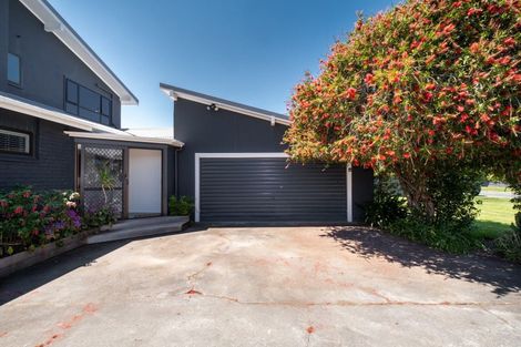 Photo of property in 68 Harper Road, Waimarama, Havelock North, 4294