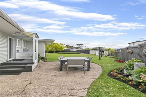 Photo of property in 272 Rangatira Road, Beach Haven, Auckland, 0626