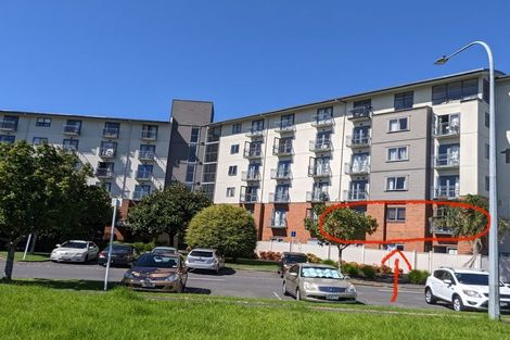 Photo of property in 1h/10 Crown Lynn Place, New Lynn, Auckland, 0600