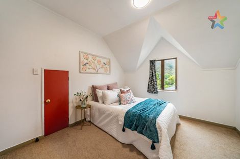 Photo of property in 19 Mcenroe Grove, Naenae, Lower Hutt, 5011